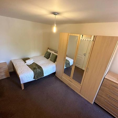 New Build 2 Bedroom With 2 Bath In Londres Exterior foto