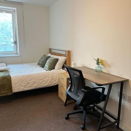 New Build 2 Bedroom With 2 Bath In Londres Exterior foto