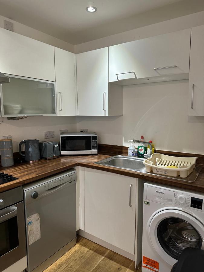 New Build 2 Bedroom With 2 Bath In Londres Exterior foto