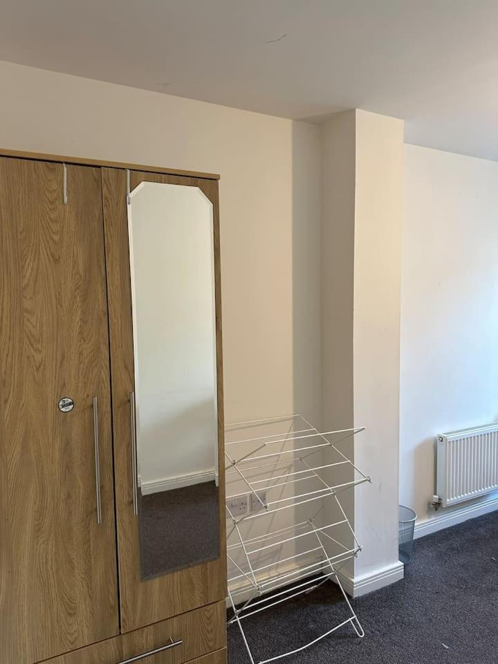 New Build 2 Bedroom With 2 Bath In Londres Exterior foto