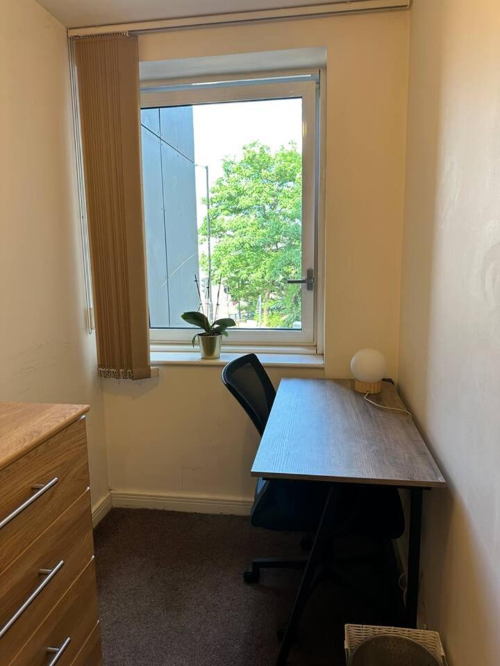 New Build 2 Bedroom With 2 Bath In Londres Exterior foto