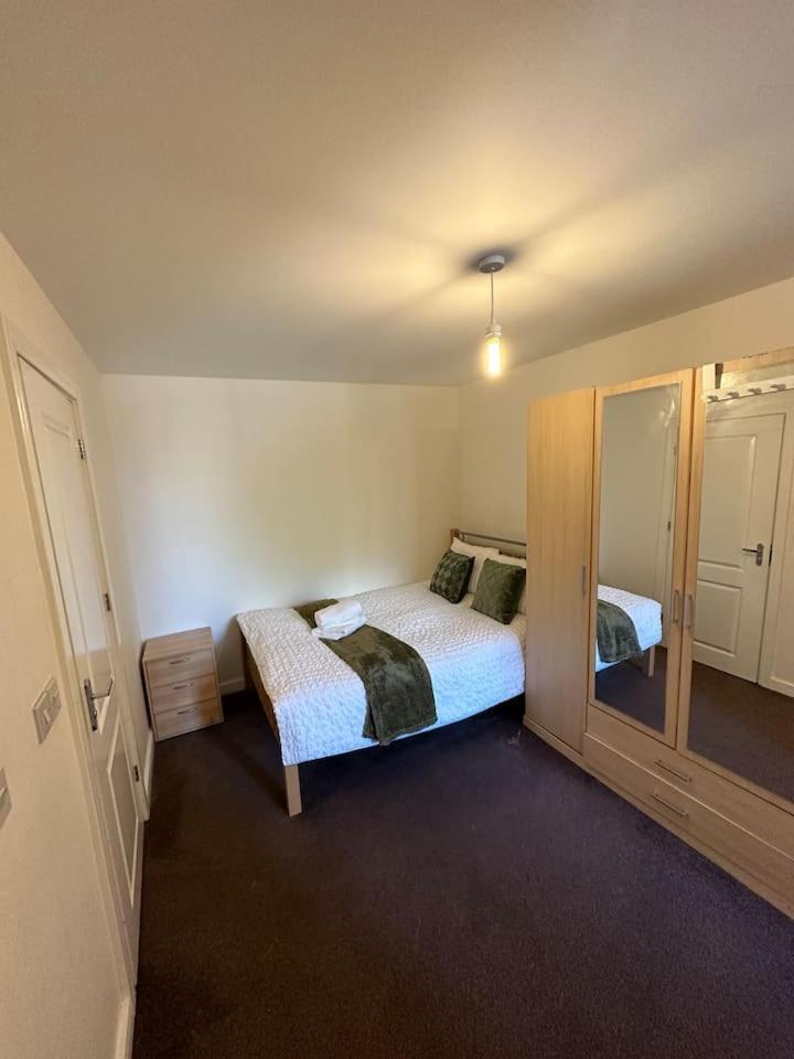 New Build 2 Bedroom With 2 Bath In Londres Exterior foto