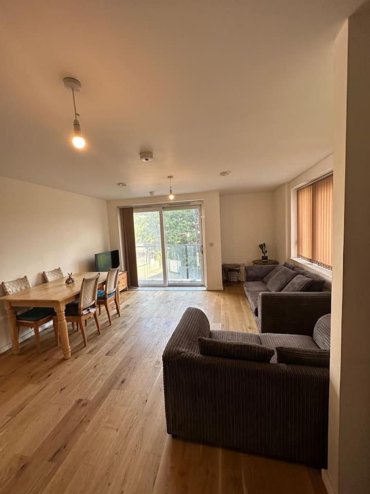New Build 2 Bedroom With 2 Bath In Londres Exterior foto
