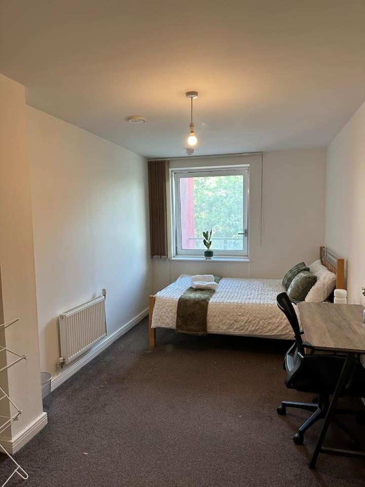 New Build 2 Bedroom With 2 Bath In Londres Exterior foto