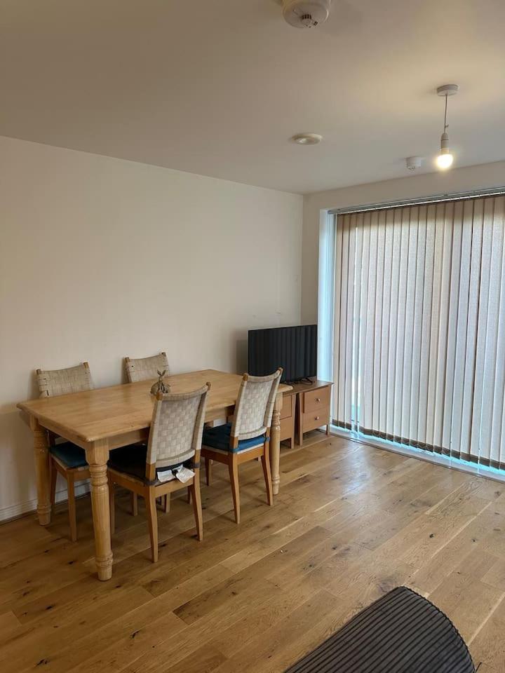 New Build 2 Bedroom With 2 Bath In Londres Exterior foto