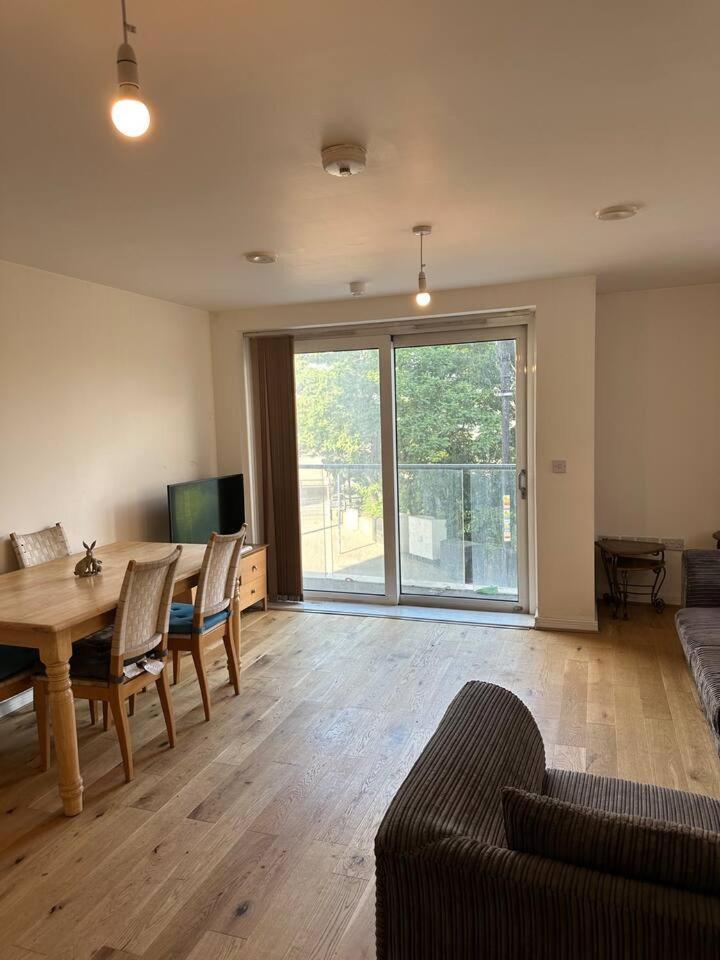 New Build 2 Bedroom With 2 Bath In Londres Exterior foto